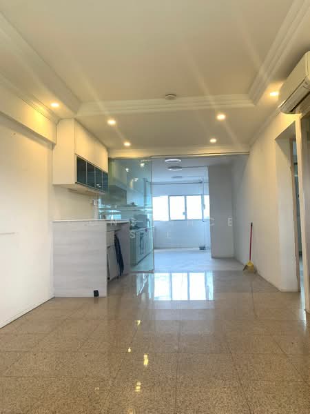 117 Yishun Ring Road, 117 Yishun Ring Road, 2 Bedrooms, 797 sqft, HDB Flat For Sale, by Constance See, 500130778 - Kitchen - PropertyGuru.com.sg