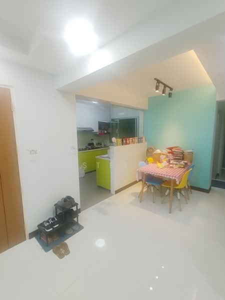 561A Jurong West Street 42, 561A Jurong West Street 42, 3 Bedrooms, 1,001 sqft, HDB Flat For Sale, by Chester Teo, 500130779 - Kitchen - PropertyGuru.com.sg
