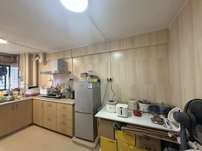 409 Bedok North Avenue 2, 409 Bedok North Avenue 2, 2 Bedrooms, 883 sqft, HDB Flat For Sale, by Joey Tan, 500130782 - Kitchen - PropertyGuru.com.sg