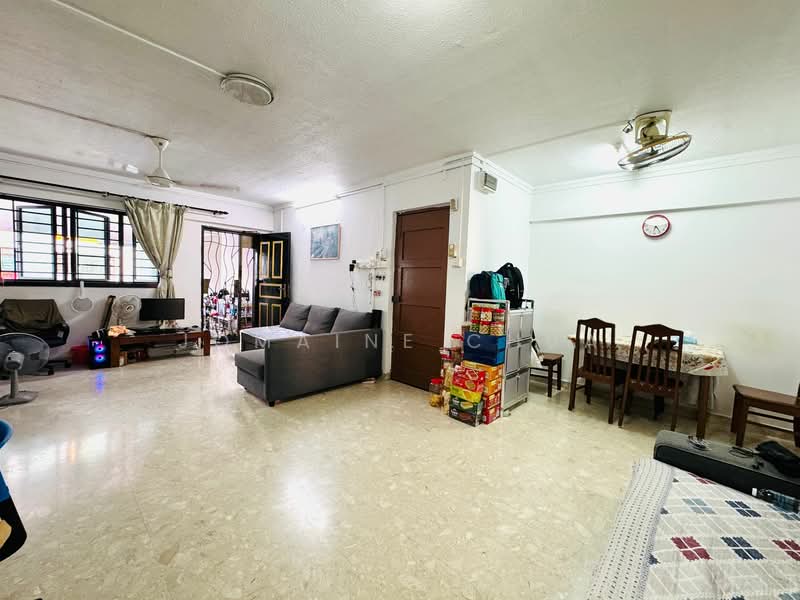 927 Tampines Street 91, 927 Tampines Street 91, 3 Bedrooms, 1,098 sqft, HDB Flat For Sale, by Jomaine Chua, 500130784 - Living Room - PropertyGuru.com.sg