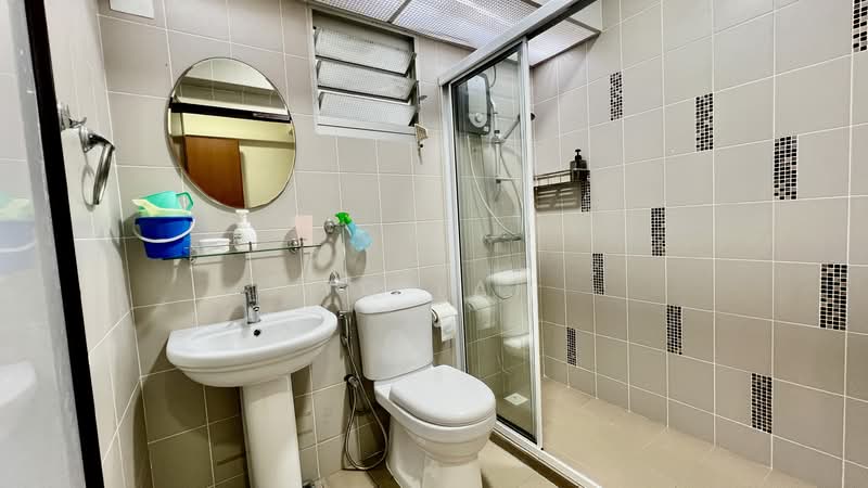 178A Rivervale Crescent, 178A Rivervale Crescent, 3 Bedrooms, 1,001 sqft, HDB Flat For Sale, by YQ Lai, 500130802 - Bathroom - PropertyGuru.com.sg