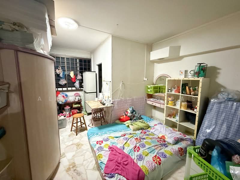 122 Teck Whye Lane, 122 Teck Whye Lane, 3 Bedrooms, 1,302 sqft, HDB Flat For Sale, by Aloysius Thomas Tan, 500130805 - Bedroom - PropertyGuru.com.sg