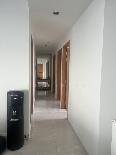 Ardmore II, 2 Ardmore Park, 4 Bedrooms, 2,024 sqft, Condominium For Rent, by Esther Ng, 500130809 - Corridor - PropertyGuru.com.sg