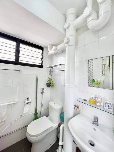 351 Clementi Avenue 2, 351 Clementi Avenue 2, 2 Bedrooms, 883 sqft, HDB Flat For Sale, by Nick Toh, 500130810 - PropertyGuru.com.sg