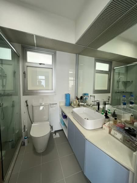 422B Northshore Drive, 422B Northshore Drive, Hougang / Punggol / Sengkang, 3 Bedrooms, 1,001 sqft, HDB Flat For Sale, by Irene Low, 500130812 - Master Bathroom - PropertyGuru.com.sg