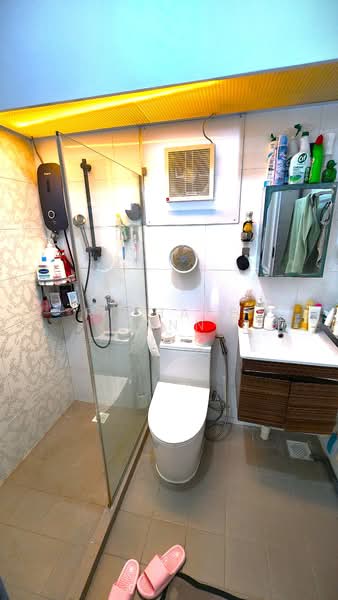 9 Joo Seng Road, 9 Joo Seng Road, 3 Bedrooms, 1,001 sqft, HDB Flat For Sale, by Richard Tann, 500130813 - Bathroom - PropertyGuru.com.sg