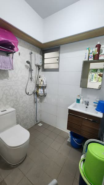 9 Joo Seng Road, 9 Joo Seng Road, 3 Bedrooms, 1,001 sqft, HDB Flat For Sale, by Richard Tann, 500130813 - Bathroom - PropertyGuru.com.sg