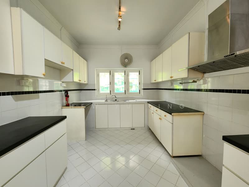 100 Woodleigh Park, , 7 Bedrooms, 5,716 sqft, Bungalow House For Rent, by Chew Yu Ting, 500130815 - Main - Kitchen - PropertyGuru.com.sg