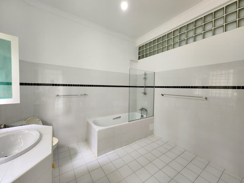 100 Woodleigh Park, , 7 Bedrooms, 5,716 sqft, Bungalow House For Rent, by Chew Yu Ting, 500130815 - Main - Bathroom to room 2 - PropertyGuru.com.sg