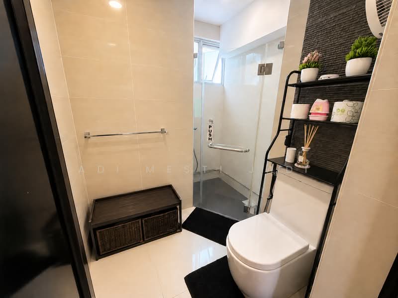 29 Marine Crescent, 29 Marine Crescent, 3 Bedrooms, 1,291 sqft, HDB Flat For Sale, by Adi Mesti Jadi, 500130821 - Bathroom - PropertyGuru.com.sg
