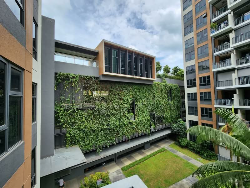 The Brownstone, 156 Canberra Drive, 3 Bedrooms, 958 sqft, Executive Condominium For Sale, by Bowen Pang, 500130842 - Exterior - PropertyGuru.com.sg