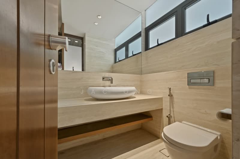 Modern GCB Holland Area, Ford Avenue, 5 Bedrooms, 15,070 sqft, Good Class Bungalow For Rent, by Jac Ong, 500130851 - Bathroom - PropertyGuru.com.sg