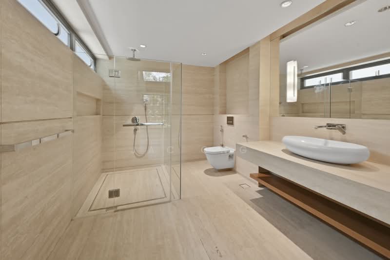Modern GCB Holland Area, Ford Avenue, 5 Bedrooms, 15,070 sqft, Good Class Bungalow For Rent, by Jac Ong, 500130851 - Bathroom - PropertyGuru.com.sg
