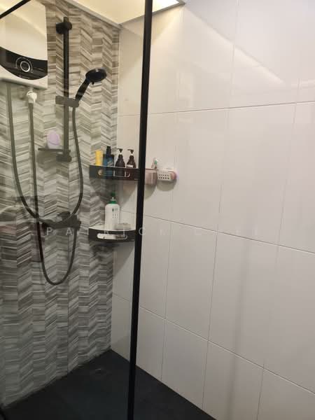 227A Ang Mo Kio Street 23, 227A Ang Mo Kio Street 23, 3 Bedrooms, 1,001 sqft, HDB Flat For Sale, by Patrick Chee, 500130854 - Bathroom - PropertyGuru.com.sg