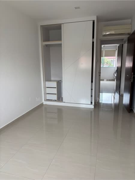 110 Lengkong Tiga, 110 Lengkong Tiga, 4 Bedrooms, 1,302 sqft, HDB Flat For Sale, by Lim Xin Ping, 500130866 - Common Room - PropertyGuru.com.sg
