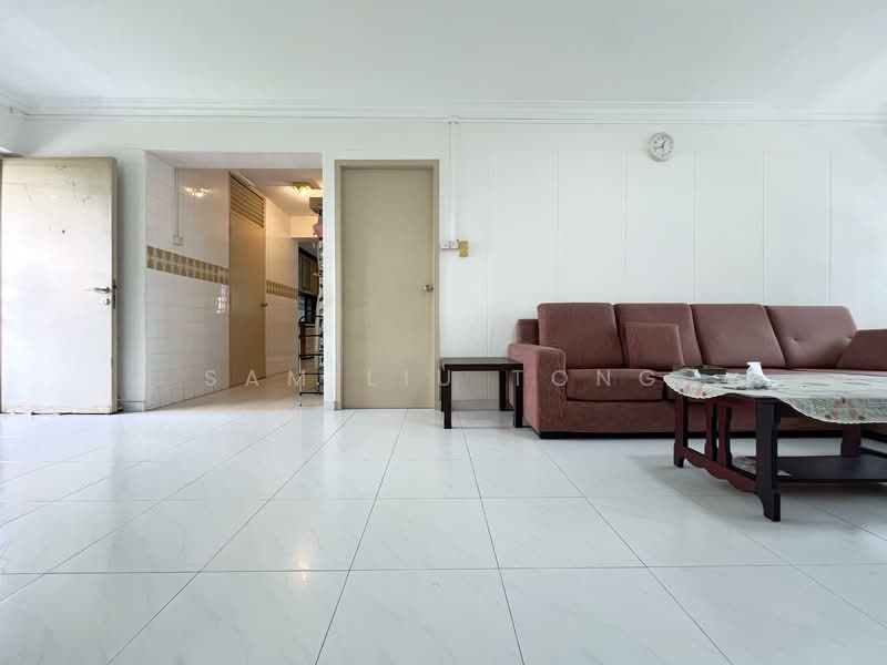 496C Tampines Street 43, 496C Tampines Street 43, 3 Bedrooms, 1,152 sqft, HDB Flat For Sale, by Sam Liu Tong, 500130890 - Living Room - PropertyGuru.com.sg