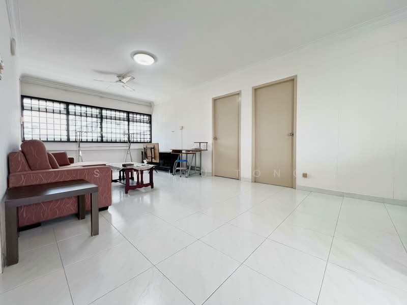 496C Tampines Street 43, 496C Tampines Street 43, 3 Bedrooms, 1,152 sqft, HDB Flat For Sale, by Sam Liu Tong, 500130890 - Living Room - PropertyGuru.com.sg