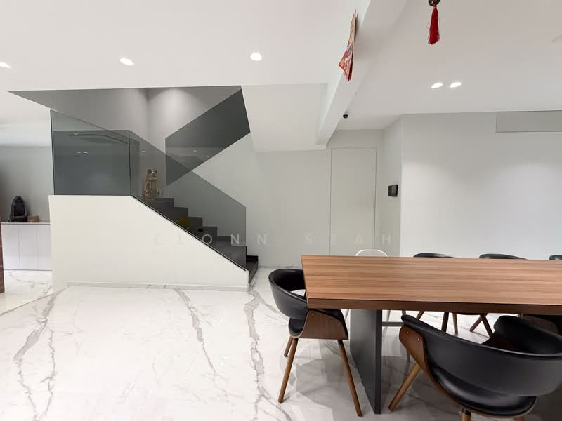 Loyang Villas, 39 Loyang Rise, 5 Bedrooms, 3,000 sqft, Terraced House For Sale, by Elonn Seah, 500130901 - Dining Area - PropertyGuru.com.sg