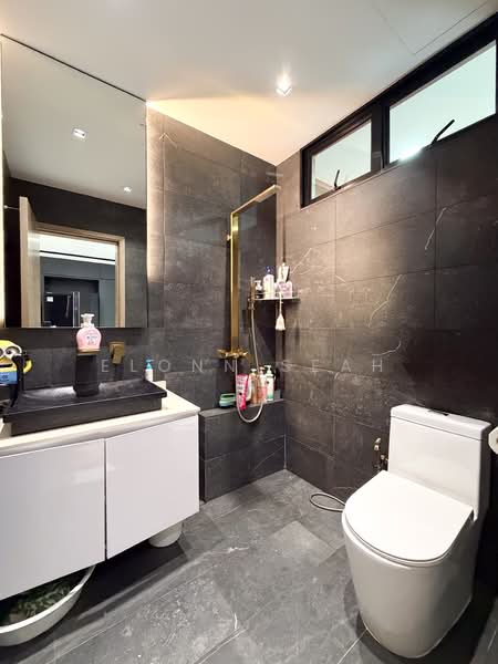 Loyang Villas, 39 Loyang Rise, 5 Bedrooms, 3,000 sqft, Terraced House For Sale, by Elonn Seah, 500130901 - Bathroom - PropertyGuru.com.sg