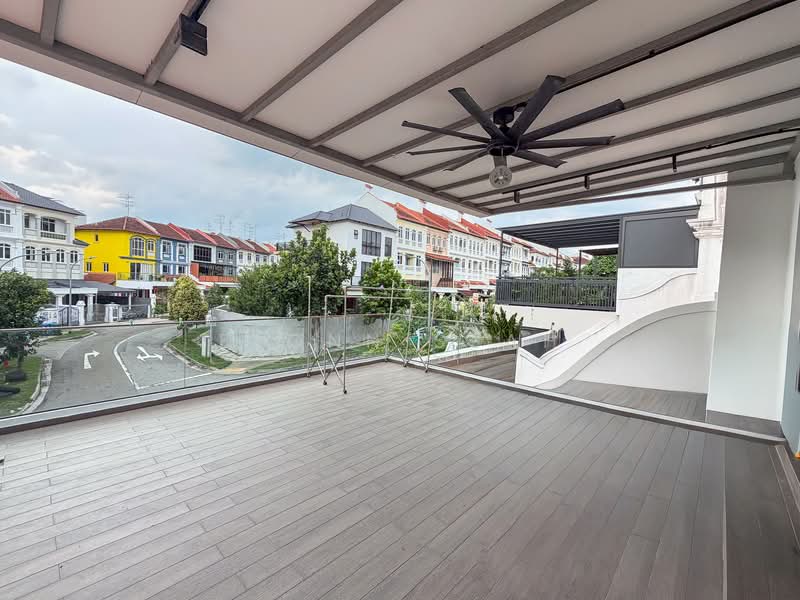 Loyang Villas, 39 Loyang Rise, 5 Bedrooms, 3,000 sqft, Terraced House For Sale, by Elonn Seah, 500130901 - Balcony - PropertyGuru.com.sg