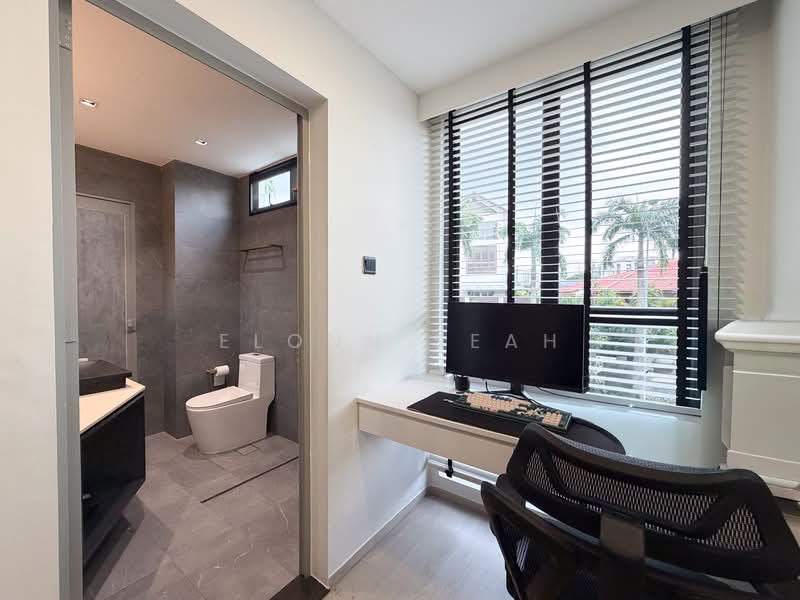 Loyang Villas, 39 Loyang Rise, 5 Bedrooms, 3,000 sqft, Terraced House For Sale, by Elonn Seah, 500130901 - Bathroom - PropertyGuru.com.sg