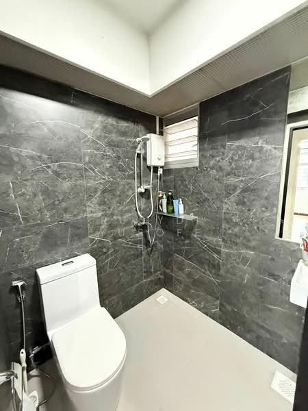424C Yishun Avenue 11, 424C Yishun Avenue 11, 3 Bedrooms, 99,028 sqft, HDB Flat For Sale, by Rusydi Yusoff, 500130905 - Bathroom - PropertyGuru.com.sg