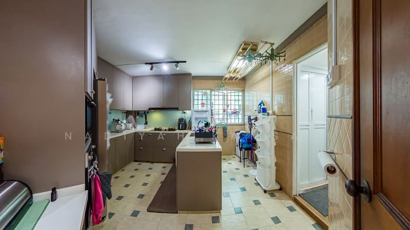 126 Tampines Street 11, 126 Tampines Street 11, 4 Bedrooms, 1,421 sqft, HDB Flat For Sale, by Nadiyah Kamsani, 500130910 - Kitchen - PropertyGuru.com.sg