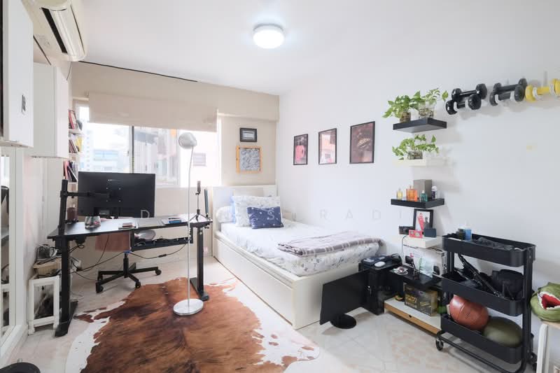 301 Bukit Batok Street 31, 301 Bukit Batok Street 31, 3 Bedrooms, 904 sqft, HDB Flat For Sale, by Dynn Suradi, 500130912 - Bedroom - PropertyGuru.com.sg