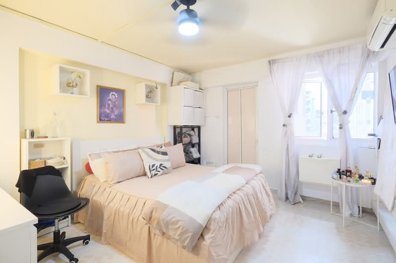 301 Bukit Batok Street 31, 301 Bukit Batok Street 31, 3 Bedrooms, 904 sqft, HDB Flat For Sale, by Dynn Suradi, 500130912 - Bedroom - PropertyGuru.com.sg