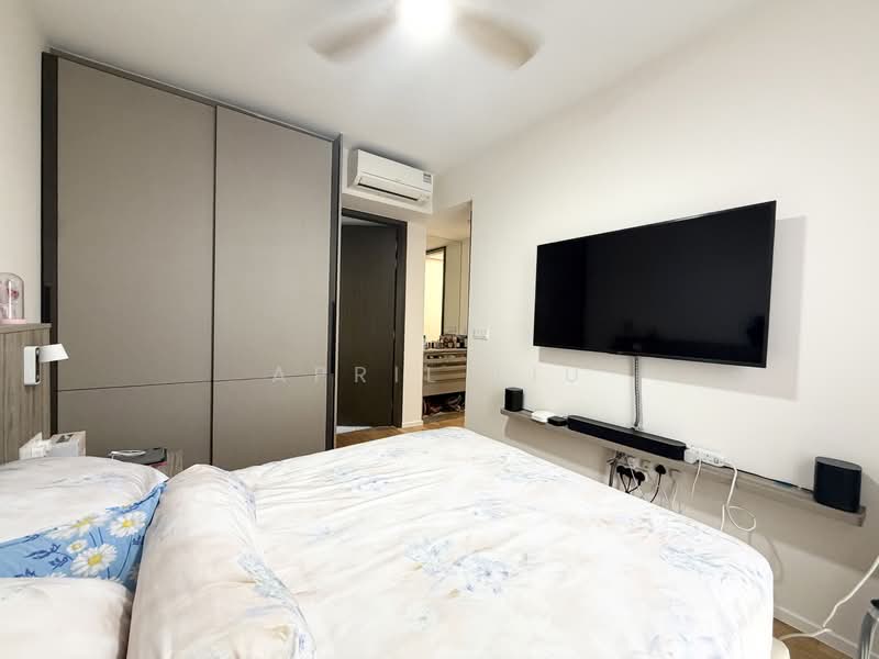 Clavon, 6 Clementi Avenue 1, 3 Bedrooms, 1,130 sqft, Condominium For Sale, by April Liu, 500130949 - Master Bedroom - PropertyGuru.com.sg