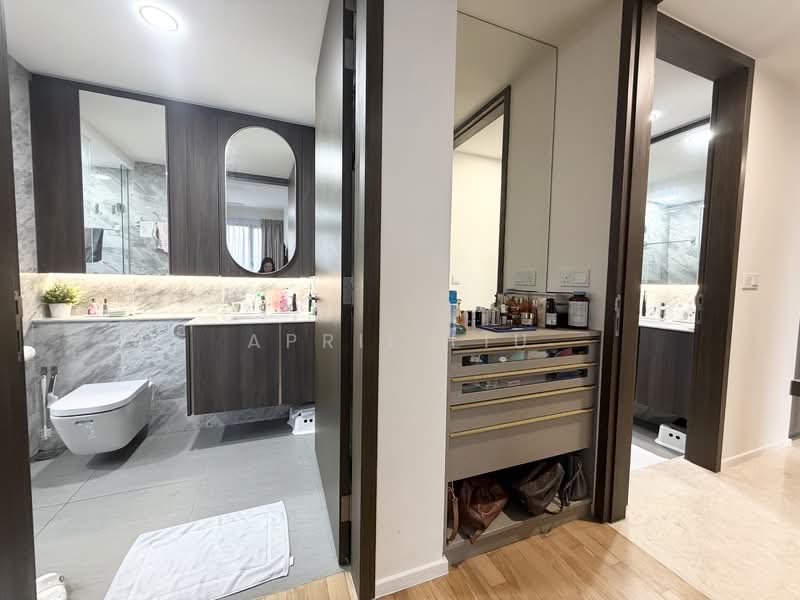 Clavon, 6 Clementi Avenue 1, 3 Bedrooms, 1,130 sqft, Condominium For Sale, by April Liu, 500130949 - Master bedroom dressing table corner - PropertyGuru.com.sg