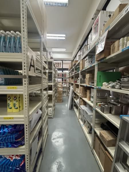 Henderson Building, 221 Henderson Road, 2,454 sqft, Light Industrial (B1) For Sale, by Lean Guanhua, 500130953 - Interior - CommercialGuru.com.sg