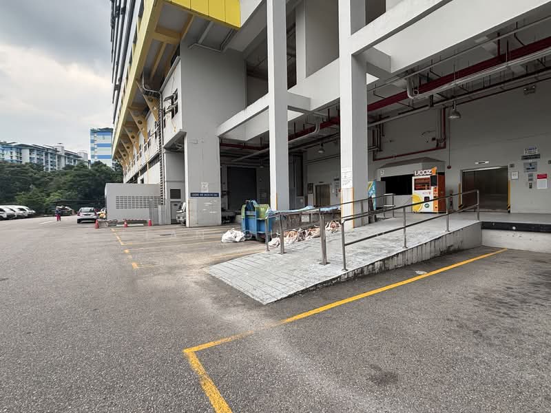Henderson Building, 221 Henderson Road, 2,454 sqft, Light Industrial (B1) For Sale, by Lean Guanhua, 500130953 - Exterior - CommercialGuru.com.sg