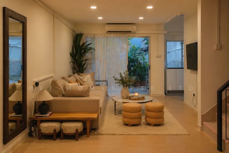 27 Mugliston Road, , Room Rental, 120 sqft, Detached House For Rent, by Hei Homes, 500130957 - Living Room - PropertyGuru.com.sg
