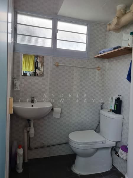 173 Ang Mo Kio Avenue 4, 173 Ang Mo Kio Avenue 4, 3 Bedrooms, 990 sqft, HDB Flat For Rent, by Andria (Tanuwijaya), 500130959 - Bathroom - PropertyGuru.com.sg