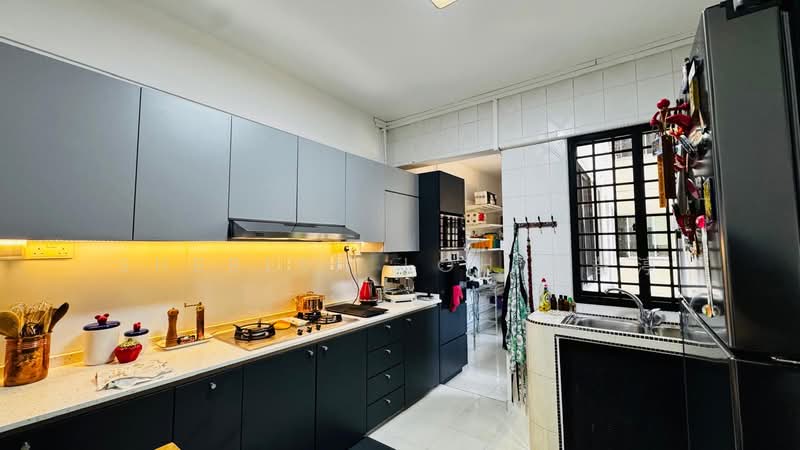Neptune Court, 1 Marine Vista, 3 Bedrooms, 1,636 sqft, Apartment For Sale, by Sherlyn Loh 罗备渟, 500130963 - Kitchen - PropertyGuru.com.sg