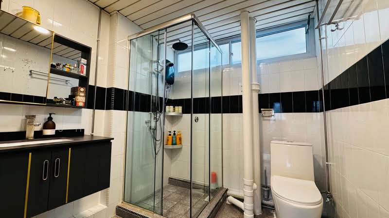 Neptune Court, 1 Marine Vista, 3 Bedrooms, 1,636 sqft, Apartment For Sale, by Sherlyn Loh 罗备渟, 500130963 - Bathroom - PropertyGuru.com.sg