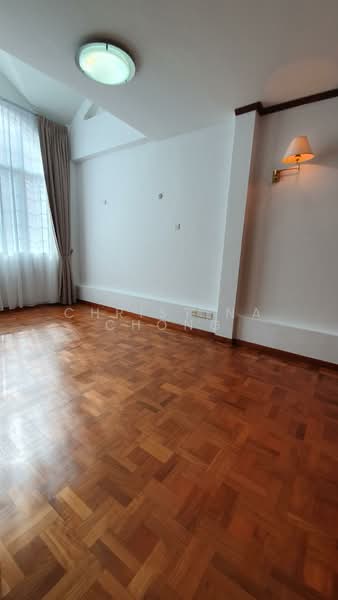 Nice 8 bedrooms @ Kingswear Ave, quiet enviroment, near French school, Kingswear Ave, 8 Bedrooms, 2,800 sqft, Terraced House For Rent, by Christina Chong, 500130964 - Interior - PropertyGuru.com.sg