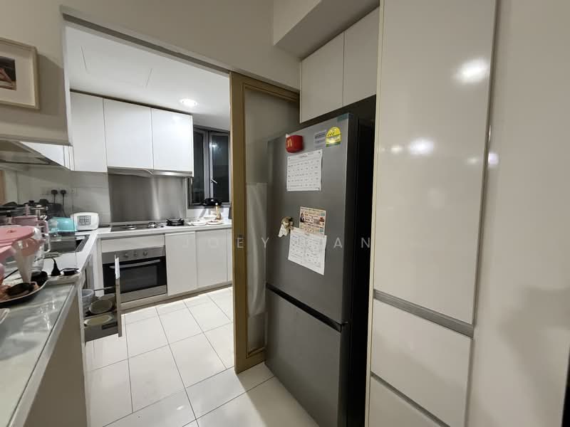 Eight Courtyards, 10A Canberra Drive, 4 Bedrooms, 1,377 sqft, Condominium For Sale, by Joey Tan, 500130997 - Kitchen - PropertyGuru.com.sg