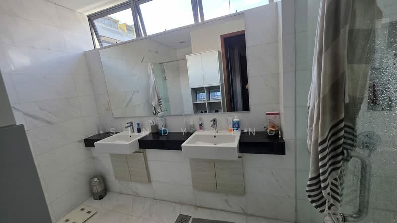 Serangoon Garden Estate, 70 Bloxhome Drive, 6 Bedrooms, 5,200 sqft, Semi-Detached House For Rent, by Sindy Keng, 500131003 - Bathroom - PropertyGuru.com.sg