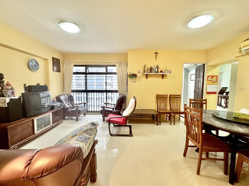 145 Lorong 2 Toa Payoh, 145 Lorong 2 Toa Payoh, 3 Bedrooms, 926 sqft, HDB Flat For Sale, by Melody Liew, 500131015 - Living Room - PropertyGuru.com.sg