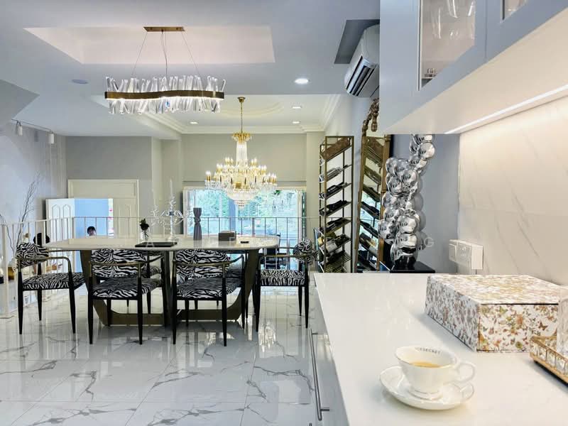 Saint Nicholas View, St. Nicholas View, 4 Bedrooms, 2,304 sqft, Terraced House For Sale, by Magdeline Sng, 500131021 - Dining Room - PropertyGuru.com.sg