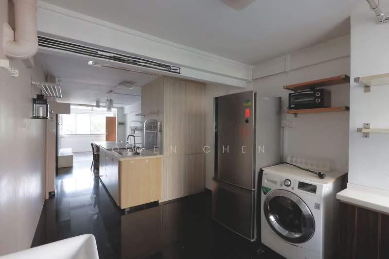 38 Lorong 5 Toa Payoh, 38 Lorong 5 Toa Payoh, 2 Bedrooms, 827 sqft, HDB Flat For Sale, by Owen Chen, 500131023 - Kitchen - PropertyGuru.com.sg
