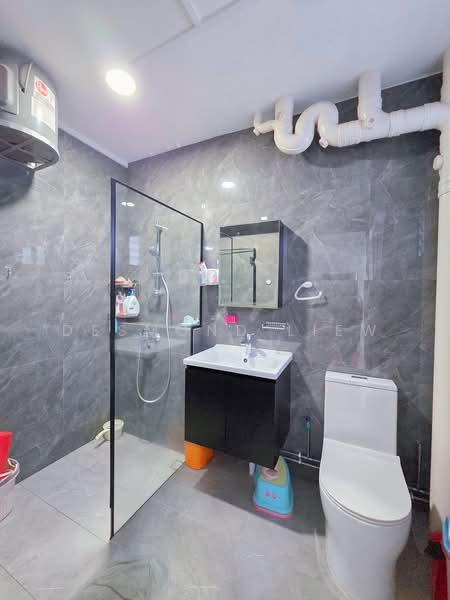 543 Pasir Ris Street 51, 543 Pasir Ris Street 51, 4 Bedrooms, 1,539 sqft, HDB Flat For Sale, by Desmond Liew, 500131035 - Bathroom - PropertyGuru.com.sg