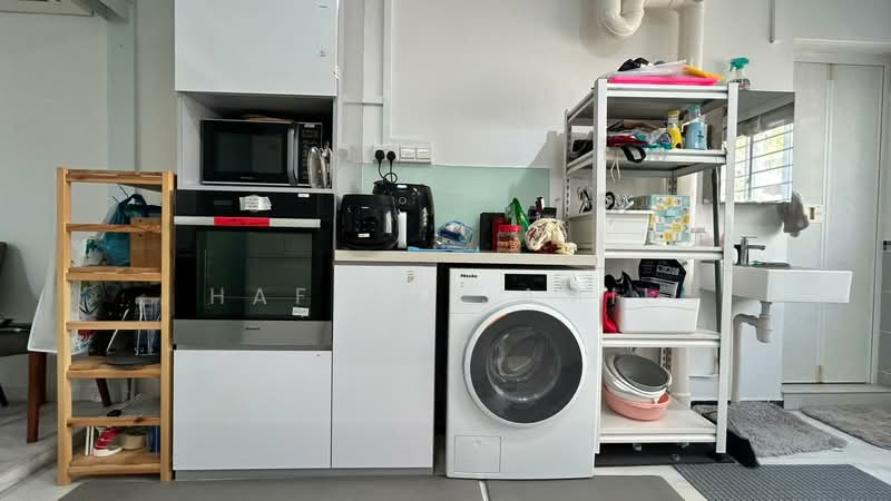 108 Bedok North Road, 108 Bedok North Road, 2 Bedrooms, 721 sqft, HDB Flat For Rent, by Hafizh Jamil, 500131036 - Kitchen - PropertyGuru.com.sg