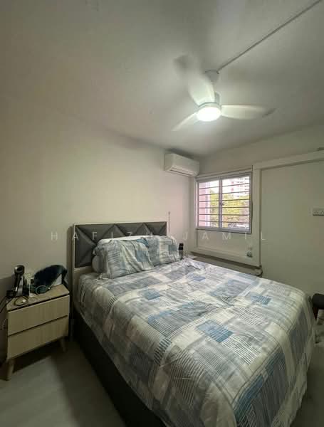 108 Bedok North Road, 108 Bedok North Road, 2 Bedrooms, 721 sqft, HDB Flat For Rent, by Hafizh Jamil, 500131036 - Master Bedroom - PropertyGuru.com.sg