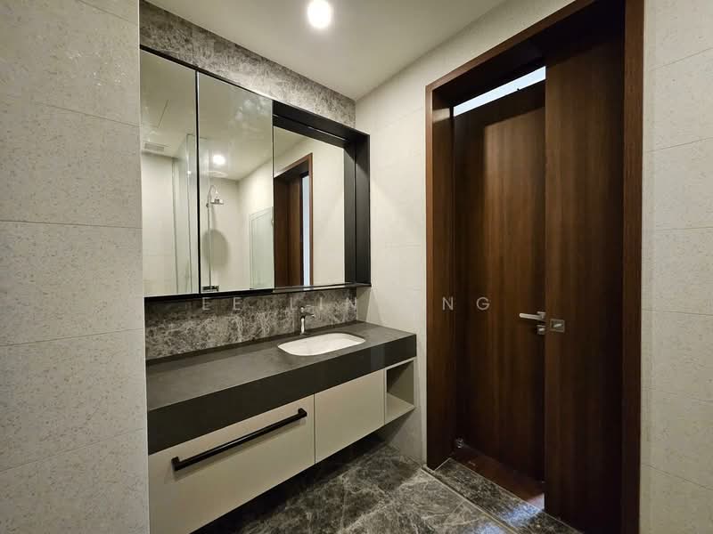 Parksuites, 20 Holland Grove Road, 1 Bedroom, 689 sqft, Condominium For Rent, by Ee Lin Ong, 500131059 - Bathroom - PropertyGuru.com.sg