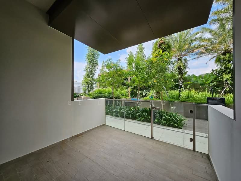 Parksuites, 20 Holland Grove Road, 1 Bedroom, 689 sqft, Condominium For Rent, by Ee Lin Ong, 500131059 - Balcony - PropertyGuru.com.sg