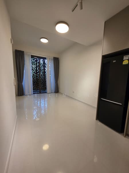 Parksuites, 20 Holland Grove Road, 1 Bedroom, 689 sqft, Condominium For Rent, by Ee Lin Ong, 500131059 - Living Room - PropertyGuru.com.sg