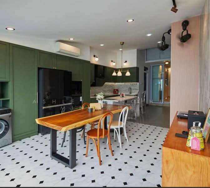 LOW QUANTUM! Recently Reno 2 Storeys Terrace@Thomson Garden Estate, Jalan Pintau Jalan Isnin Thomson Hill Jalan Rabu Jalan Khamis Jalan Hari Raya Jalan Kuak Jalan Chegar Jalan Chempah, 3 Bedrooms, 1,507 sqft, Terraced House For Sale, by Ashley Wong Hui Min (黄鏸慜), 500131061 - Kitchen - PropertyGuru.com.sg